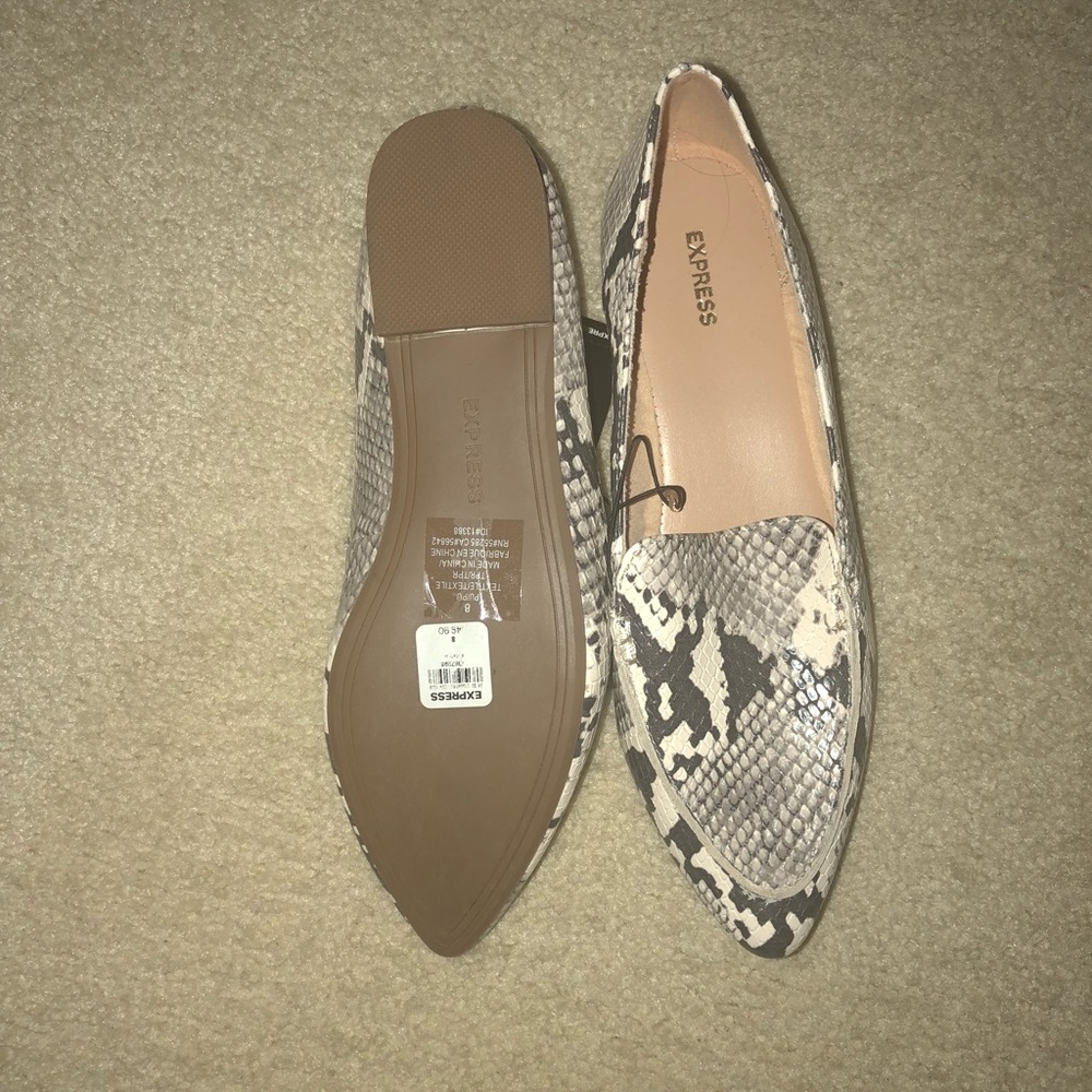 Women’s flats